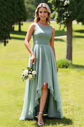 Salbeigrünes Chiffon A-Linie Hoch Niedrig Brautjungfernkleid mit Rüschen